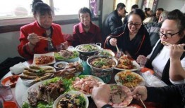 农村酒席大妈爆料视频,现场实况令人咋舌，揭秘农村酒席背后的真相